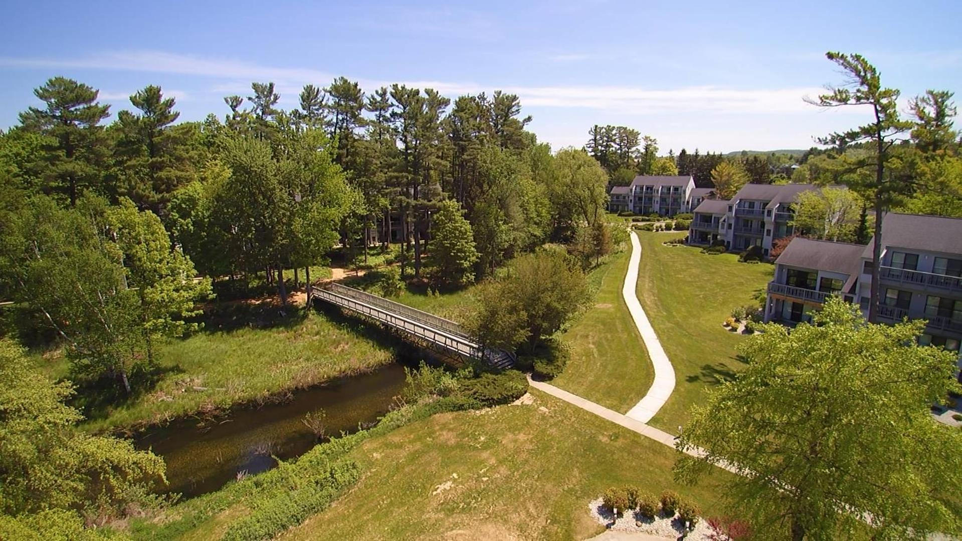 Beautiful Lake View Studio Condo At The Shores Traverse City Extérieur photo