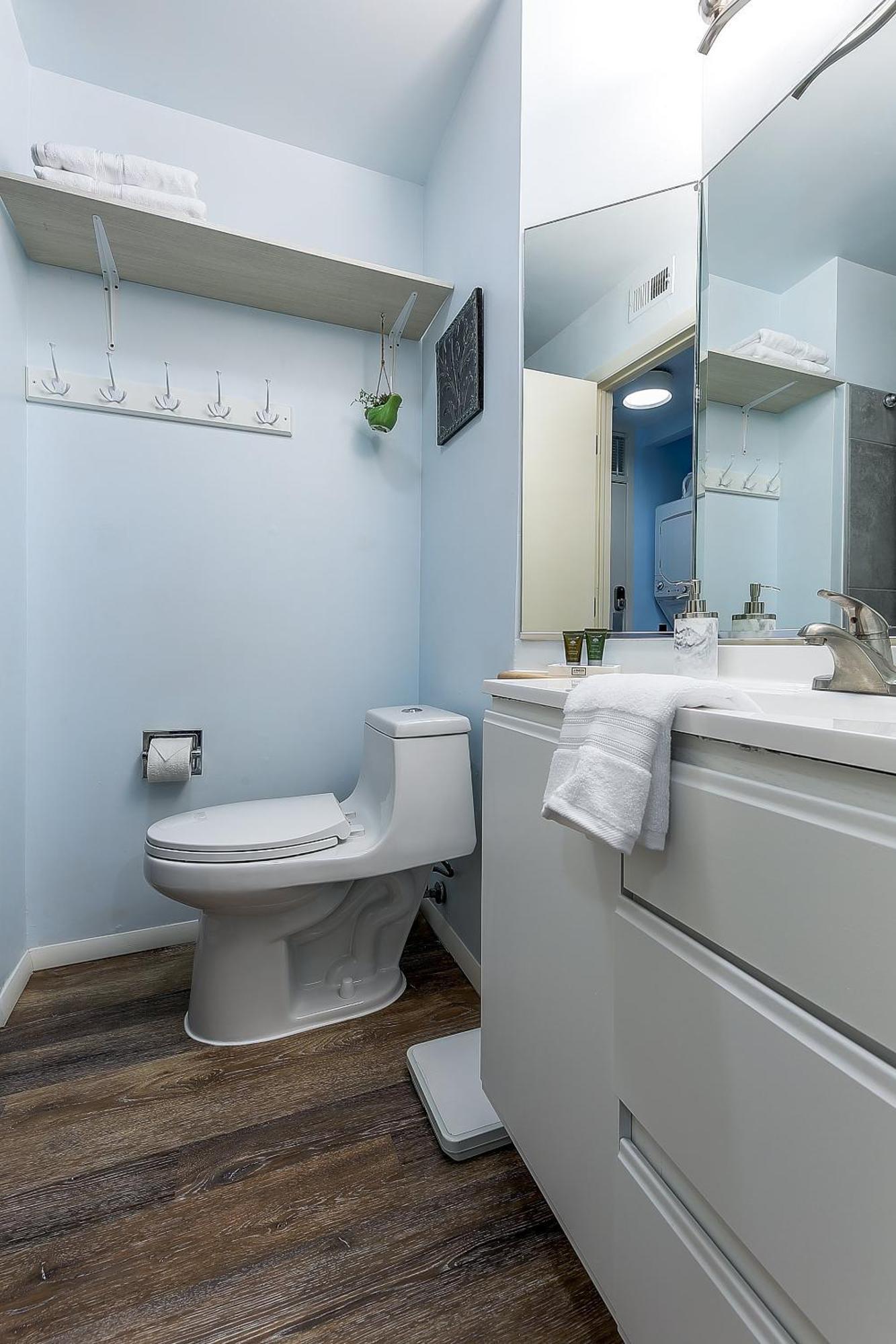 Beautiful Lake View Studio Condo At The Shores Traverse City Extérieur photo